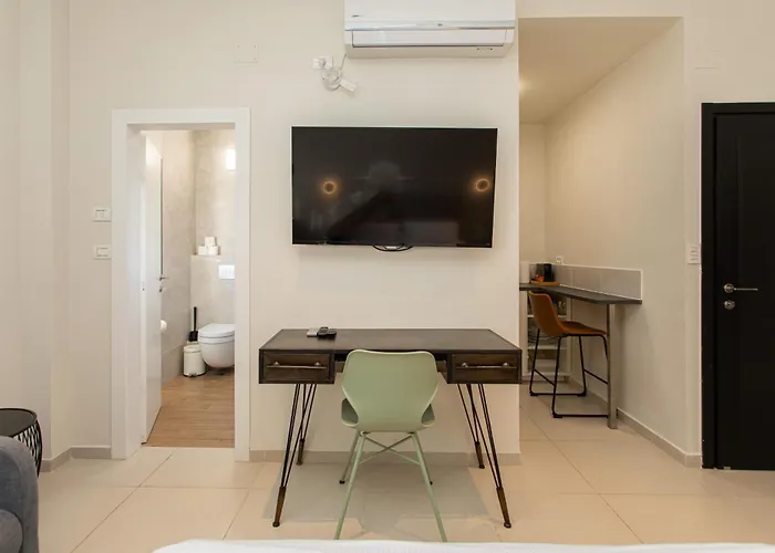 Carmel Studio By Carmel Boutique